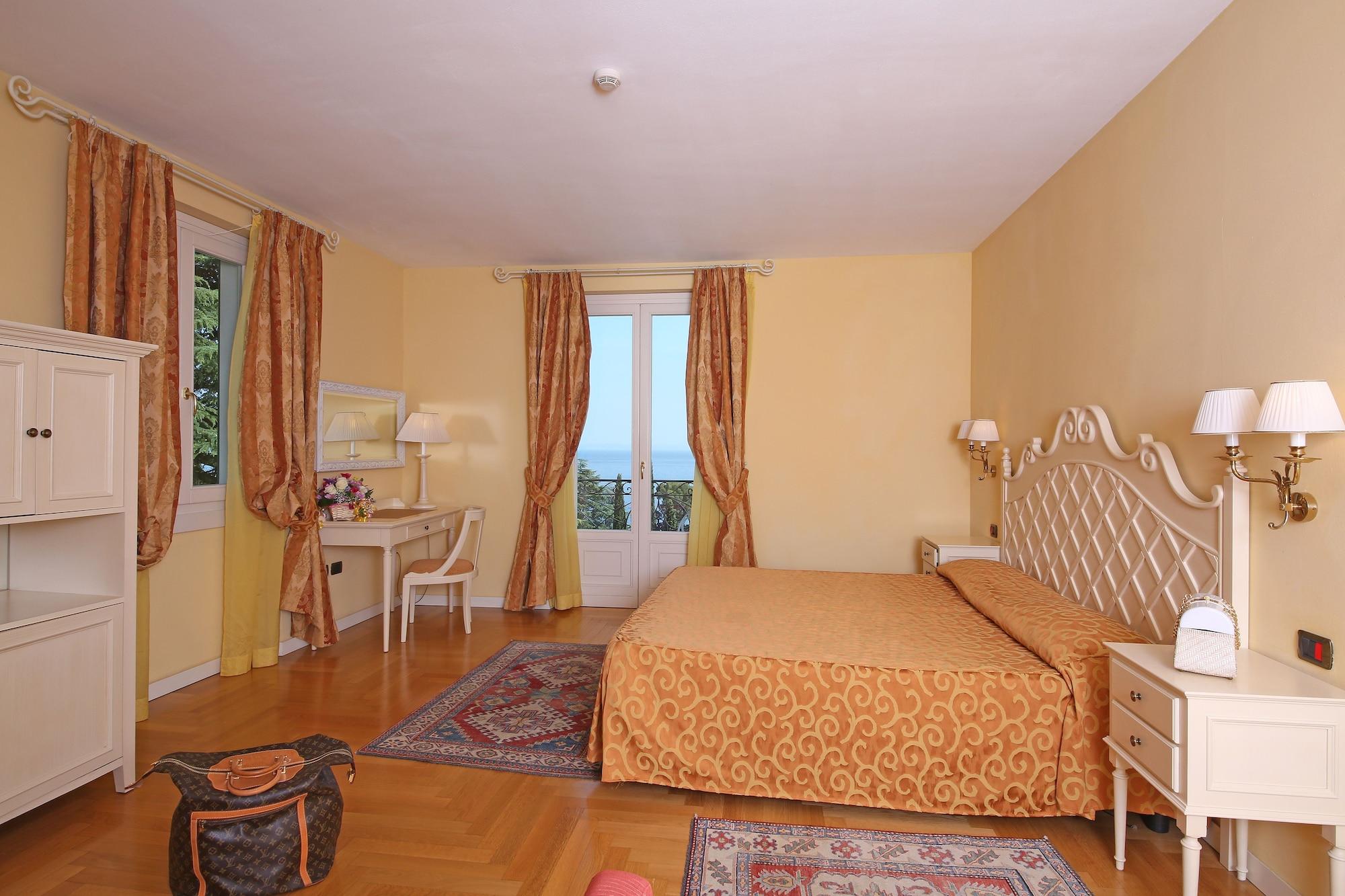 גרדונה ריביירה Villa Sofia Hotel מראה חיצוני תמונה