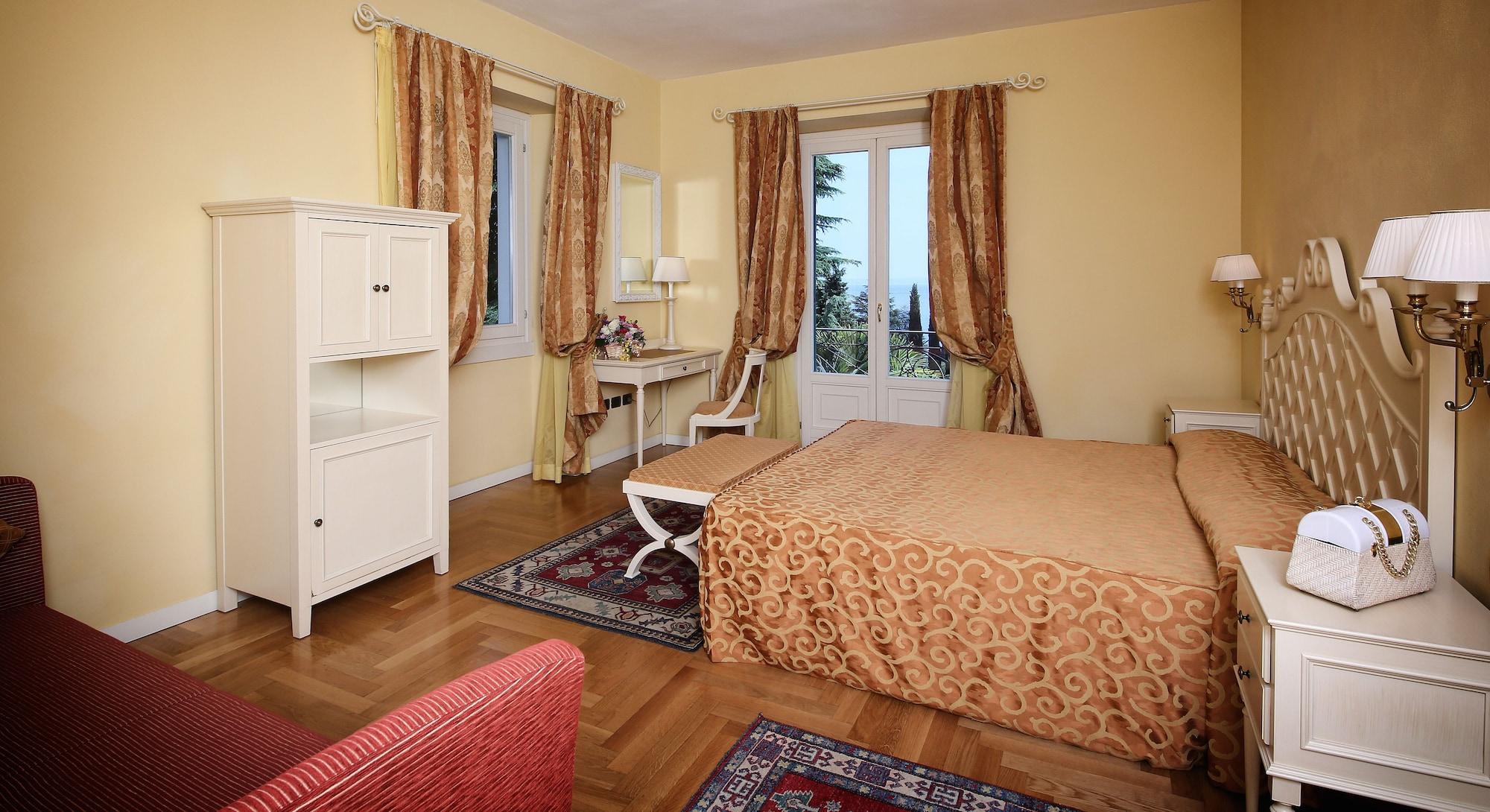 גרדונה ריביירה Villa Sofia Hotel מראה חיצוני תמונה