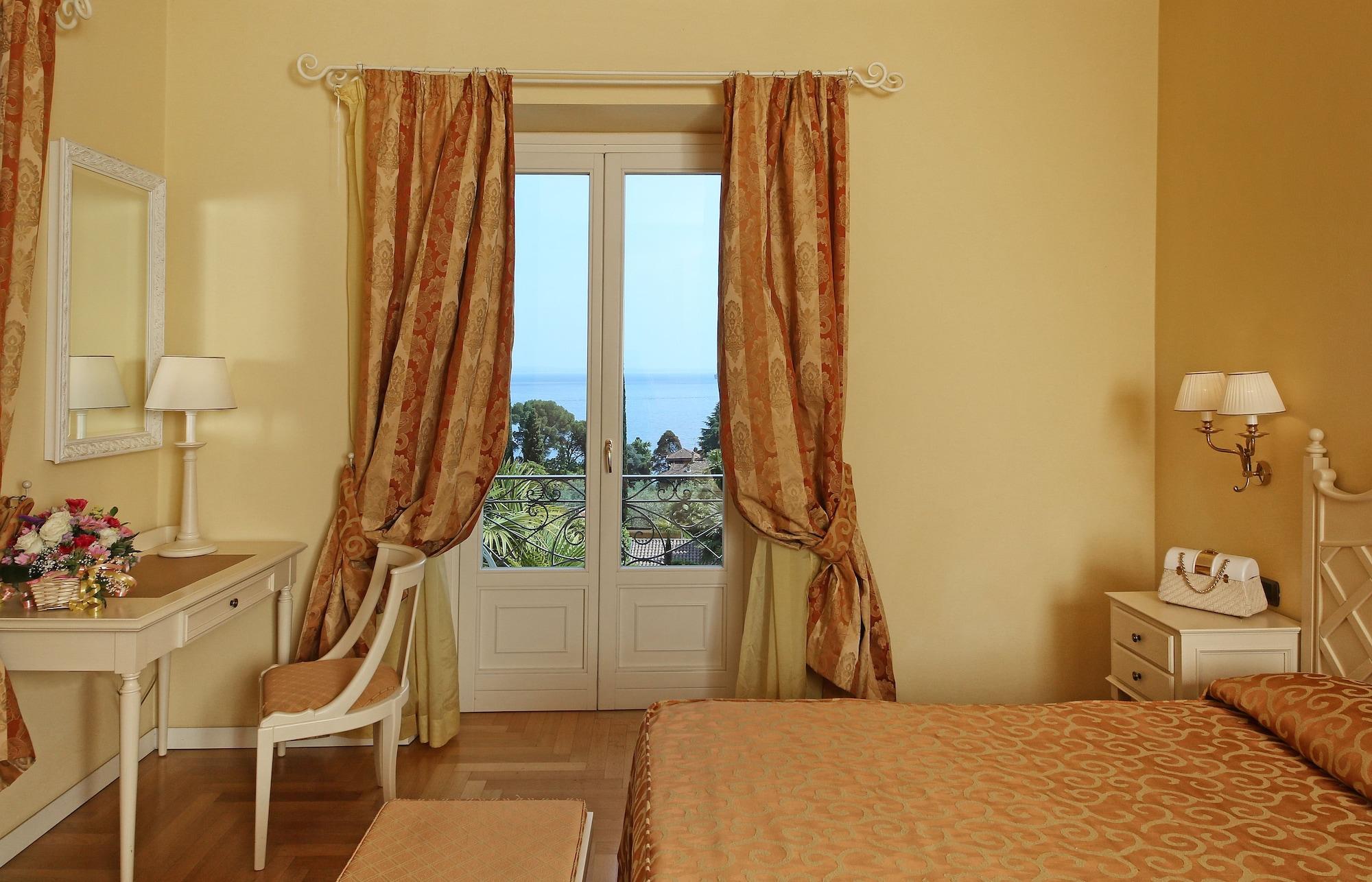 גרדונה ריביירה Villa Sofia Hotel מראה חיצוני תמונה