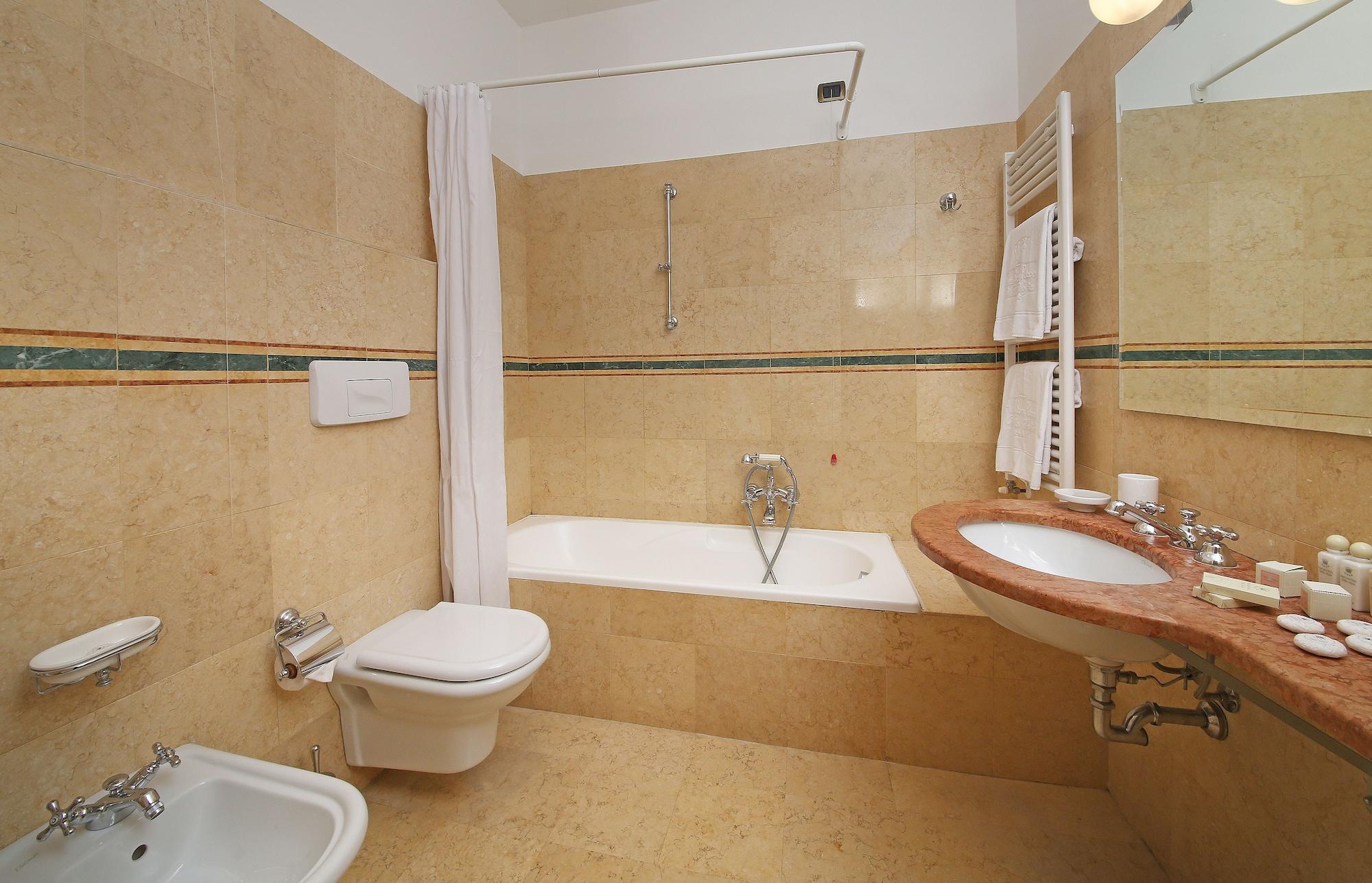 גרדונה ריביירה Villa Sofia Hotel מראה חיצוני תמונה
