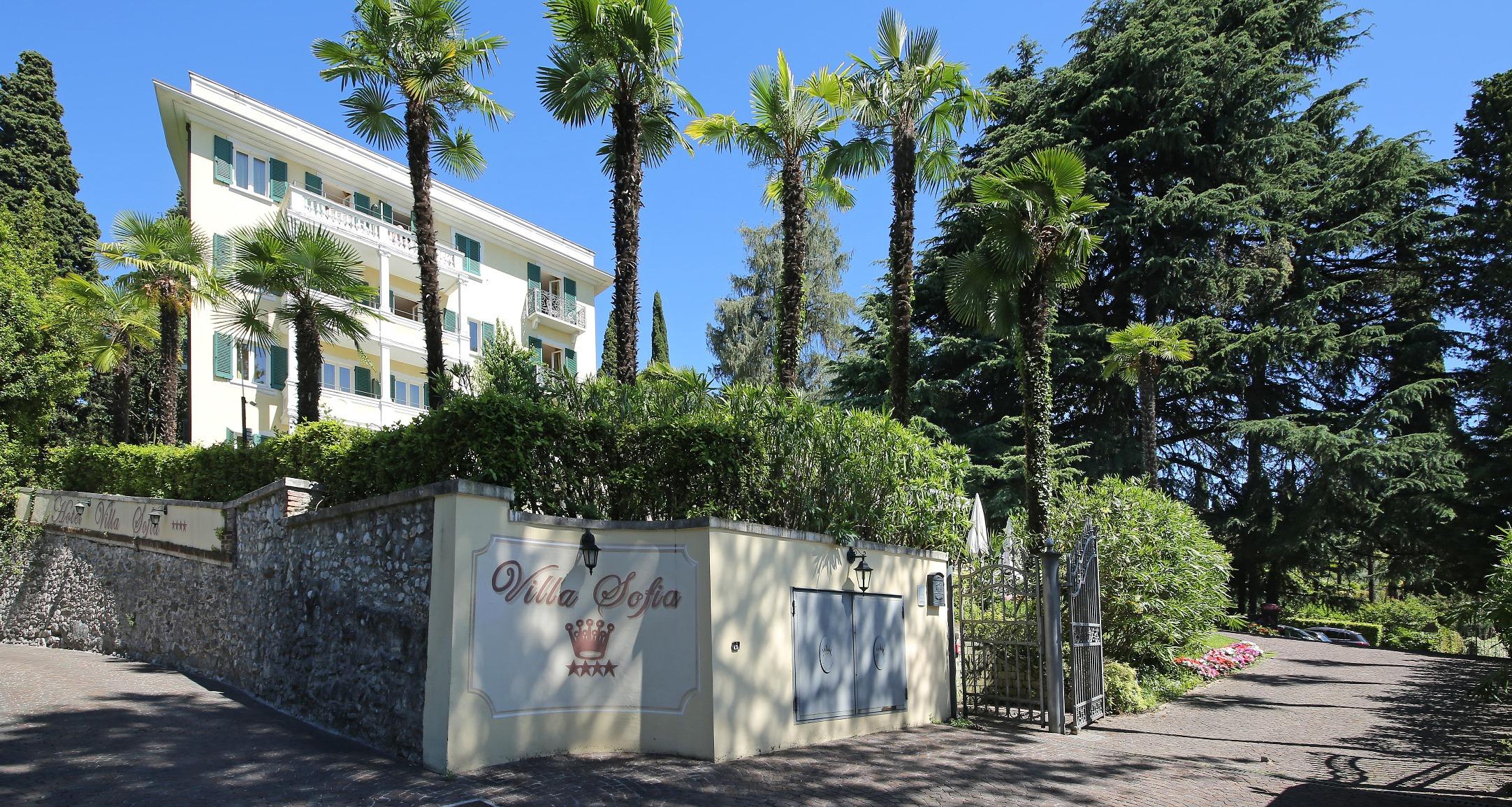 גרדונה ריביירה Villa Sofia Hotel מראה חיצוני תמונה