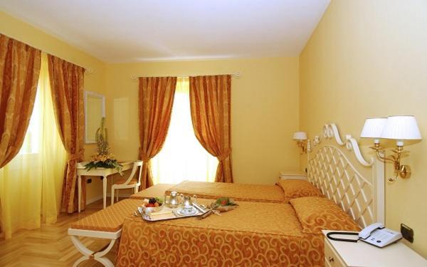 גרדונה ריביירה Villa Sofia Hotel מראה חיצוני תמונה